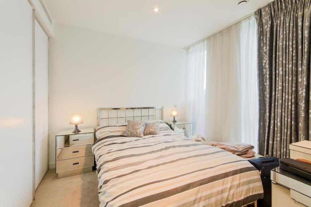 Skyview Waterside City Luxury Apartment London Exterior photo
